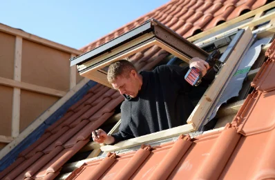 Pose de fenêtres de toit Velux à Frozes